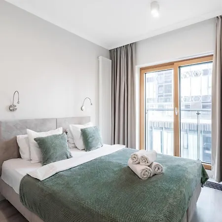 Close-urban Chic - Luxury - Mennica *