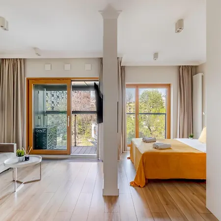 Close-urban Chic - Luxury - Mennica *