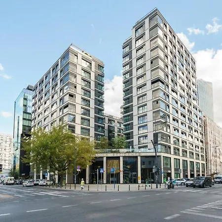 Close-urban Chic - Luxury - Mennica Varsó