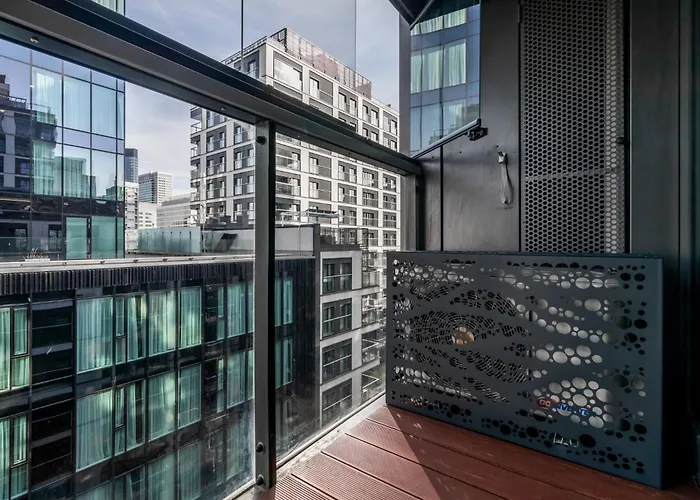 Close-urban Chic - Luxury - Mennica