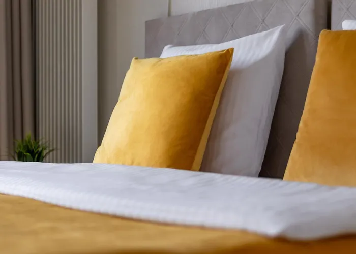 Close-urban Chic - Luxury - Mennica